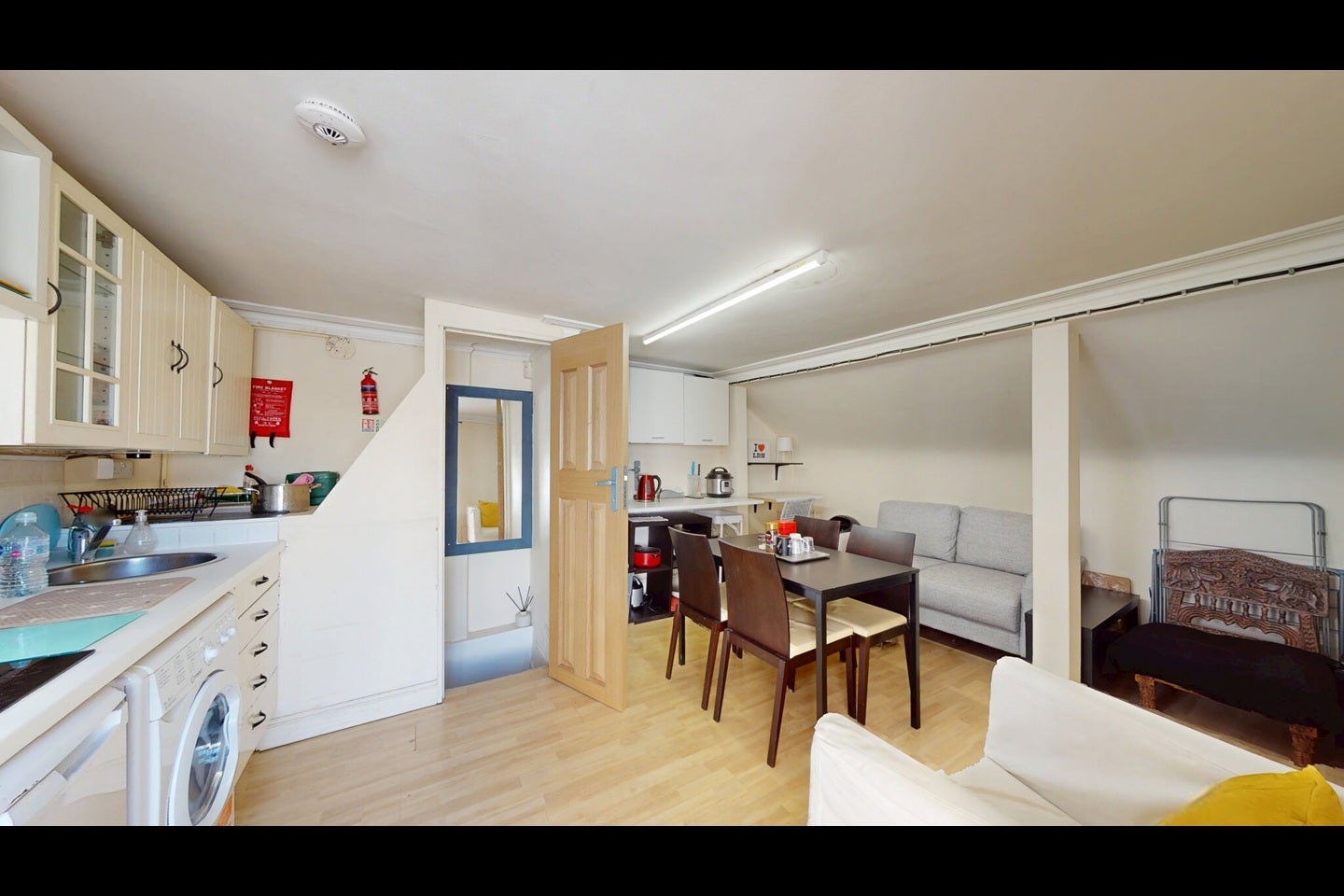 Room Craven Street in City of Westminster