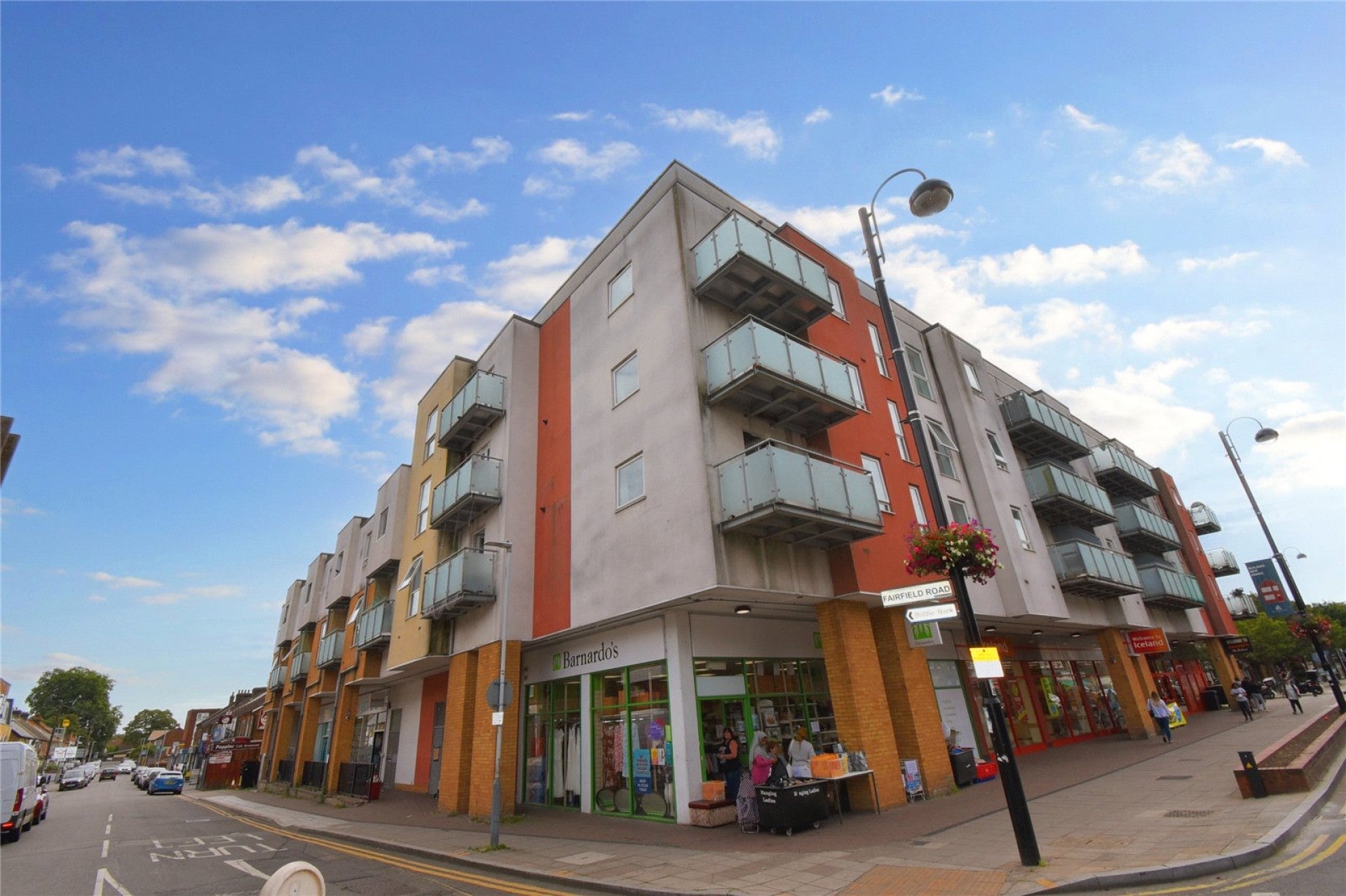 Flat Triangle Mews in Greater London