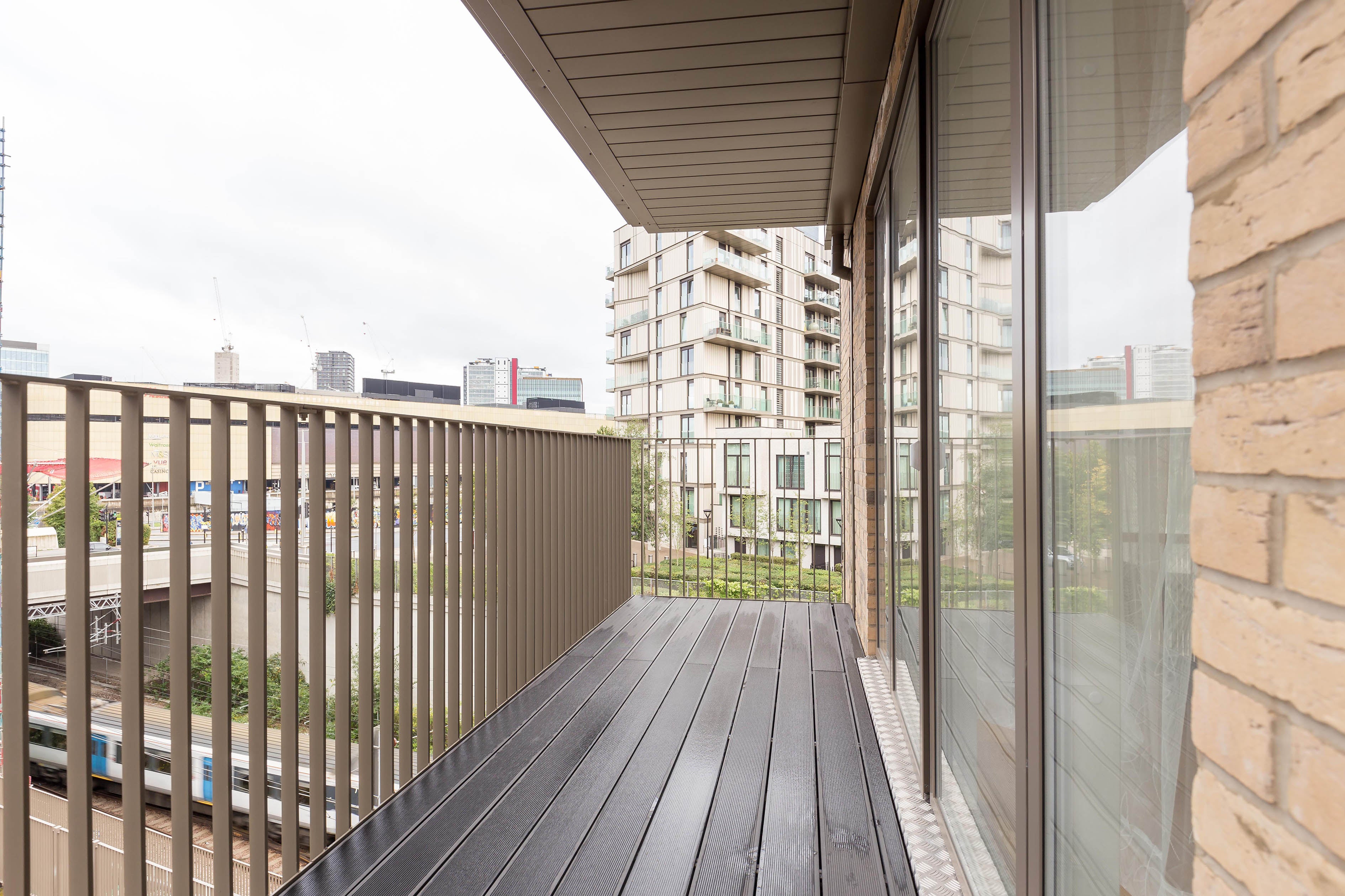 Flat Prospect Row in Greater London