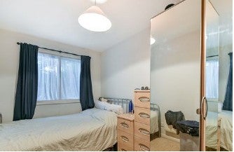 Flat Marksbury Avenue in Greater London