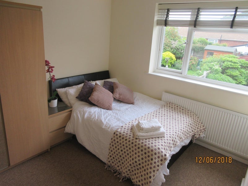 Room Mungo Park Way in Greater London