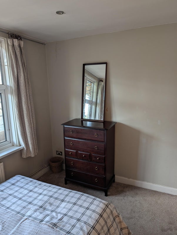 Room Thorncliffe Road in Greater London