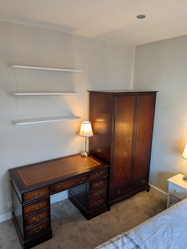 Room Thorncliffe Road in Greater London