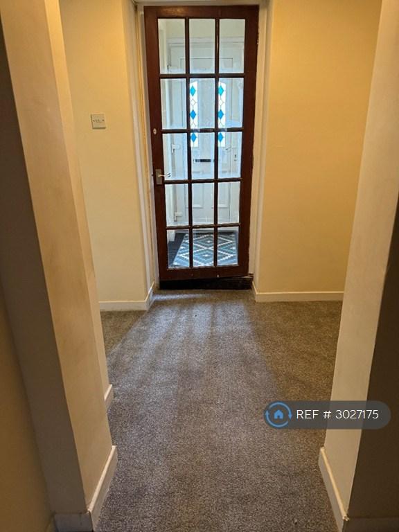 Flat West Parade in Folkestone and Hythe District