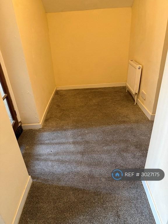 Flat West Parade in Folkestone and Hythe District