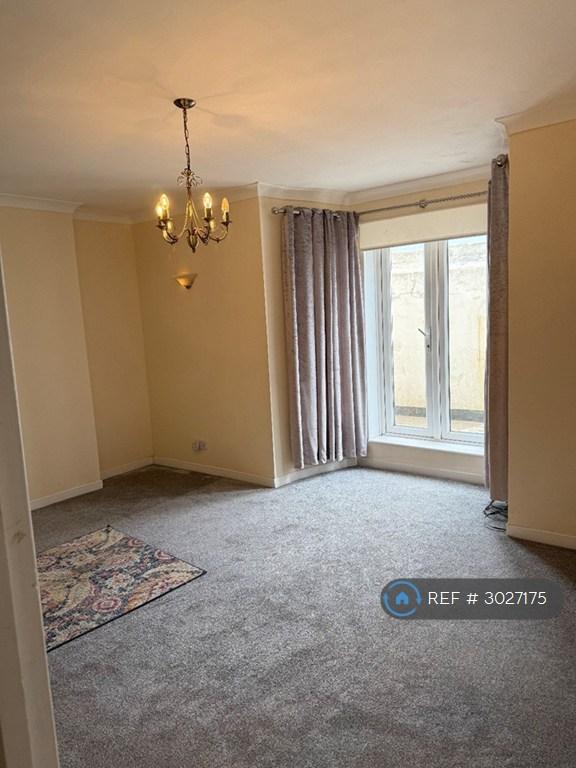 Flat West Parade in Folkestone and Hythe District