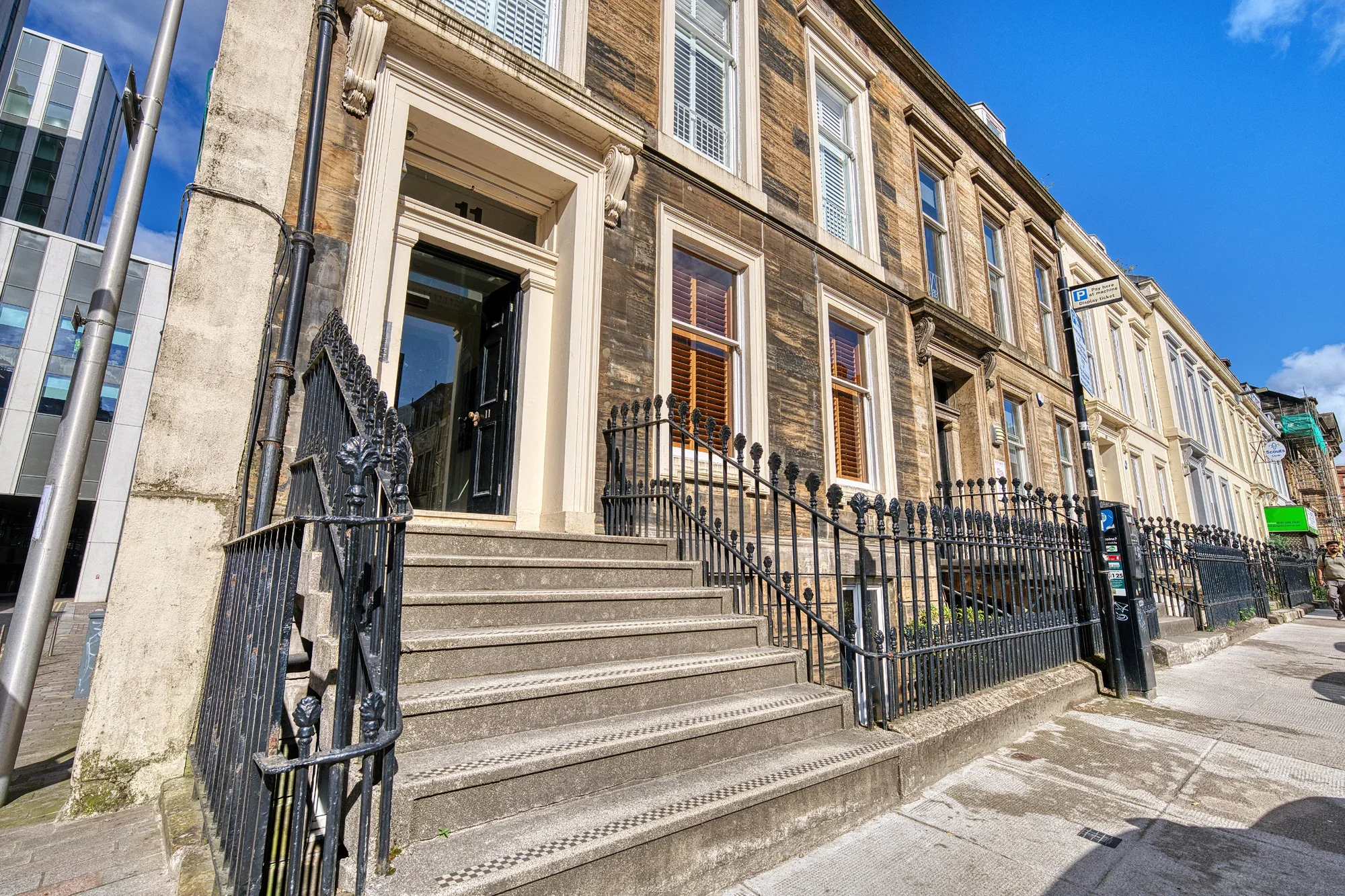 Flat Elmbank Street in Glasgow