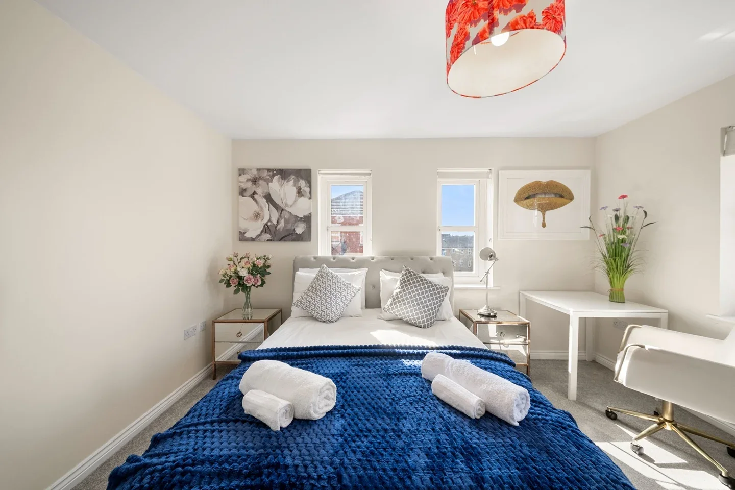 Flat Juniper Court in London