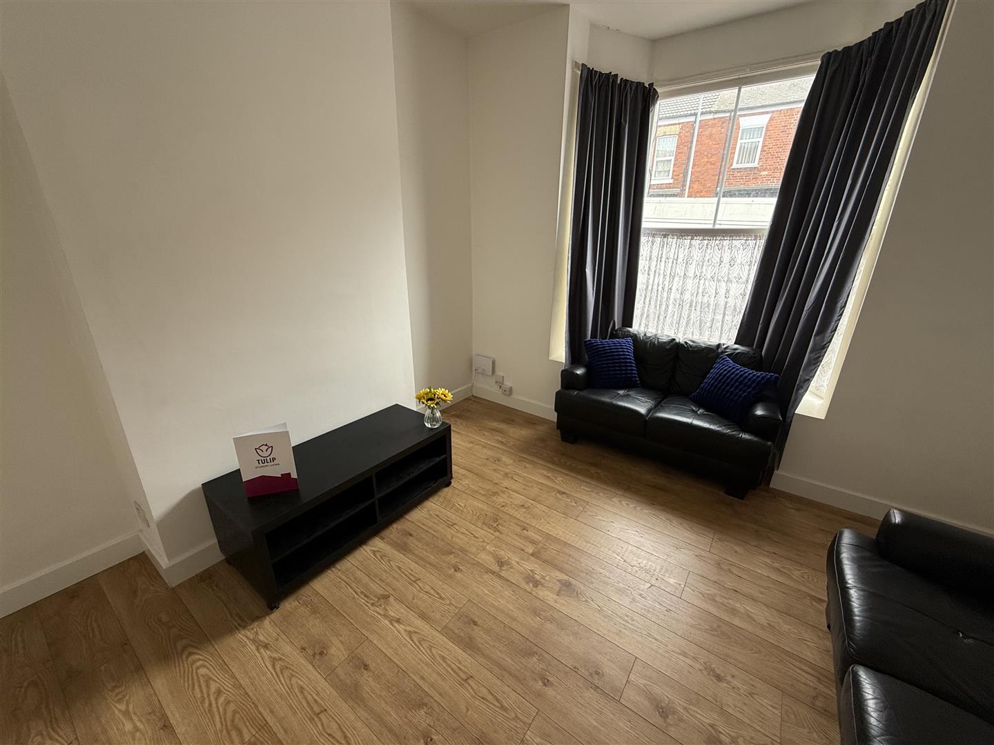 Flat De Grey Street in Hull