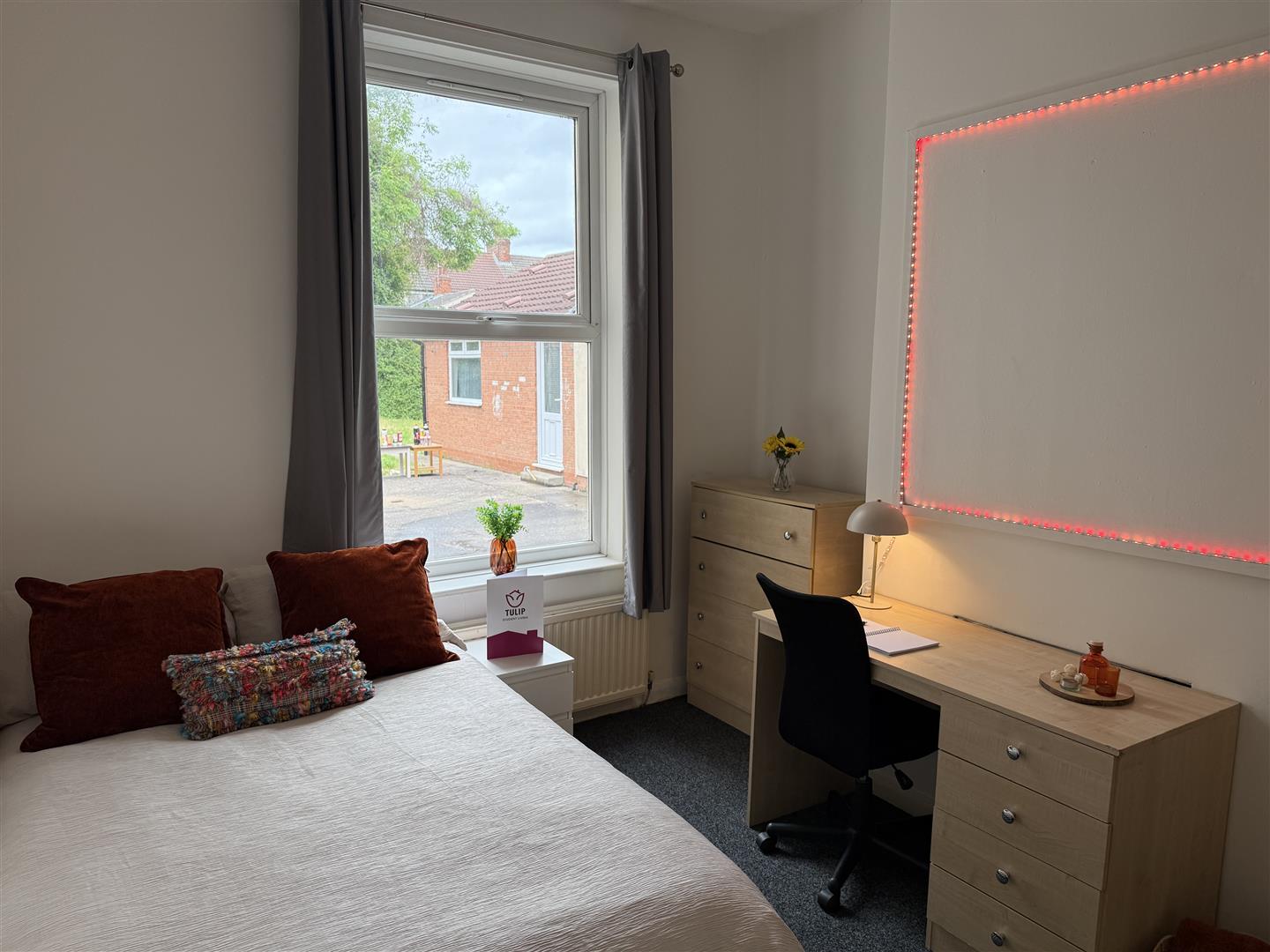 Flat De Grey Street in Hull