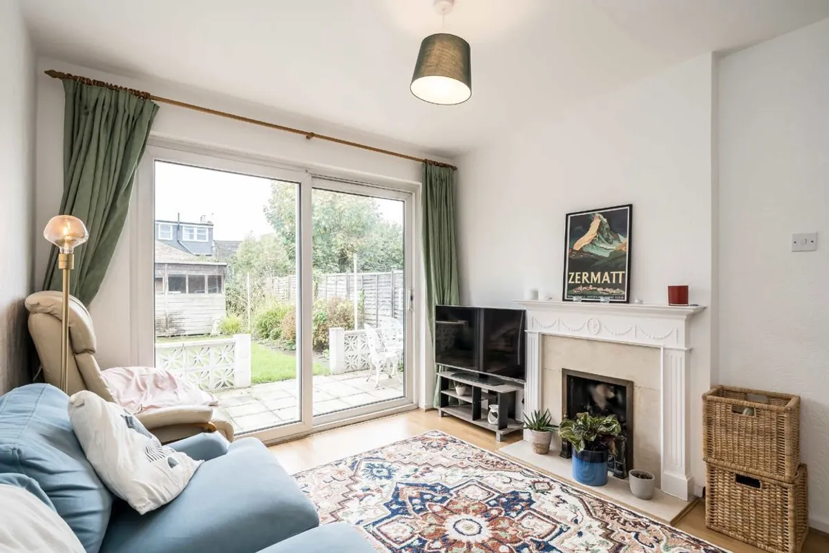 House Bassingham Road in Greater London
