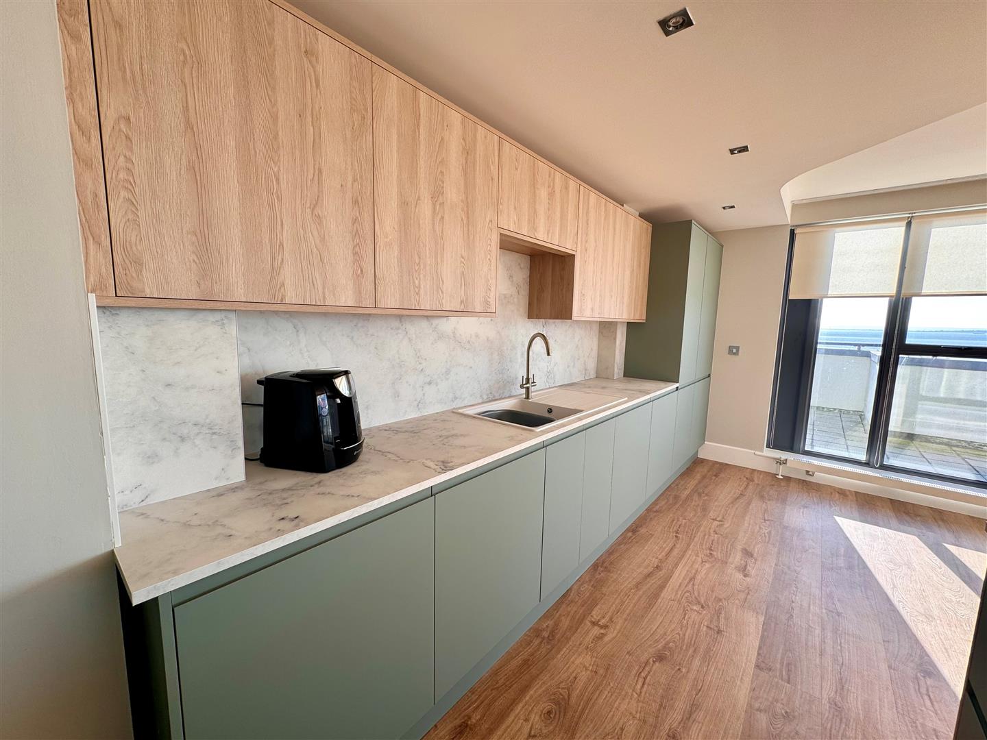 Flat Crowstone Avenue in Southend-on-Sea