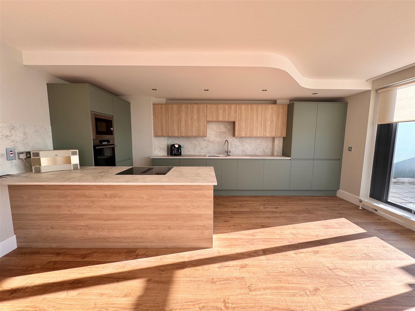 Flat Crowstone Avenue in Southend-on-Sea