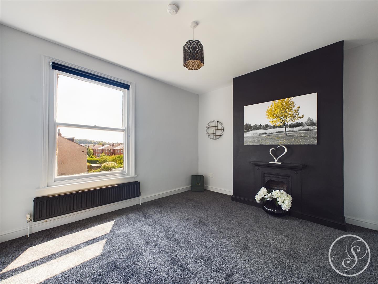Flat Chestnut Avenue in Leeds