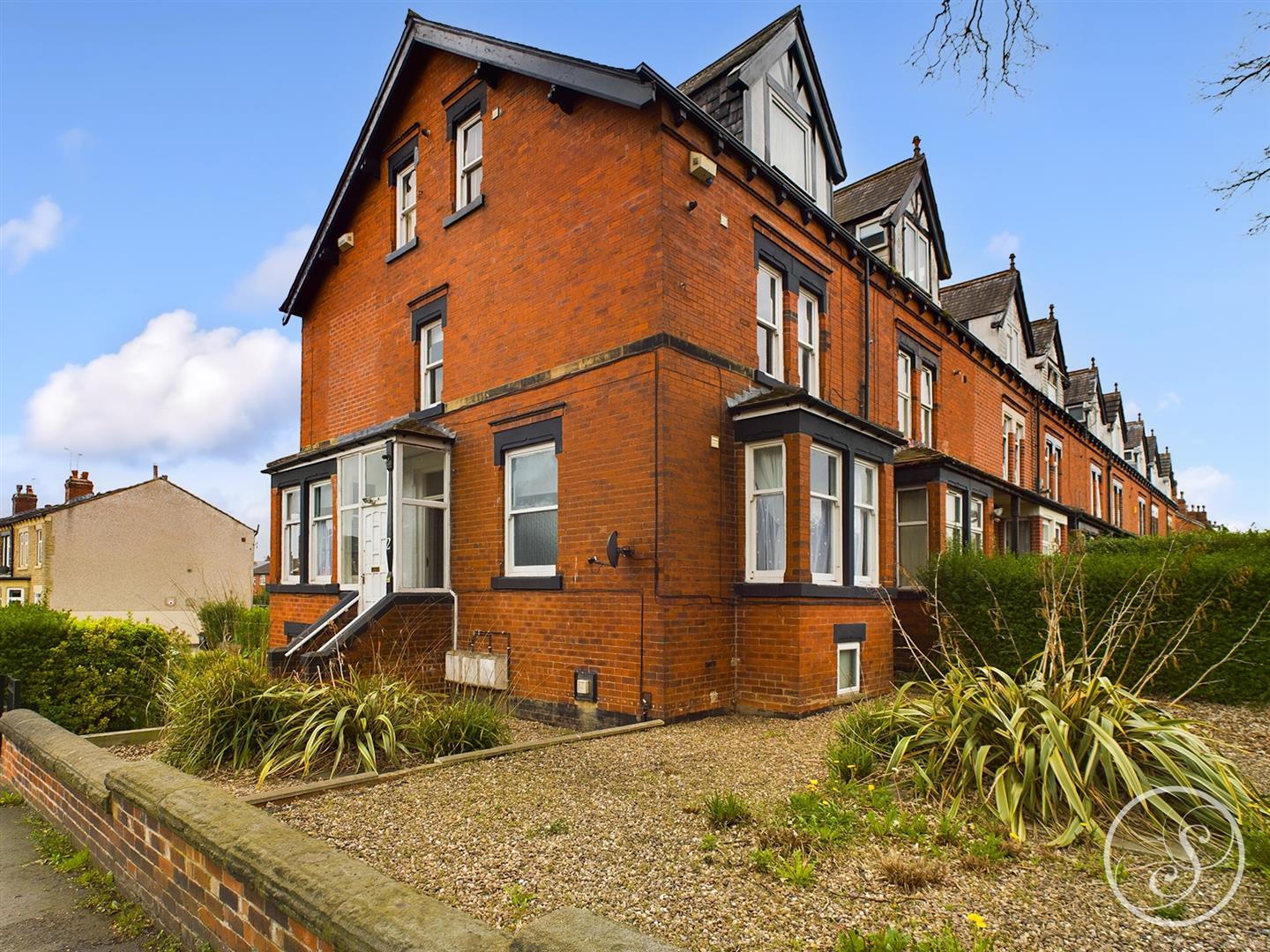 Flat Chestnut Avenue in Leeds