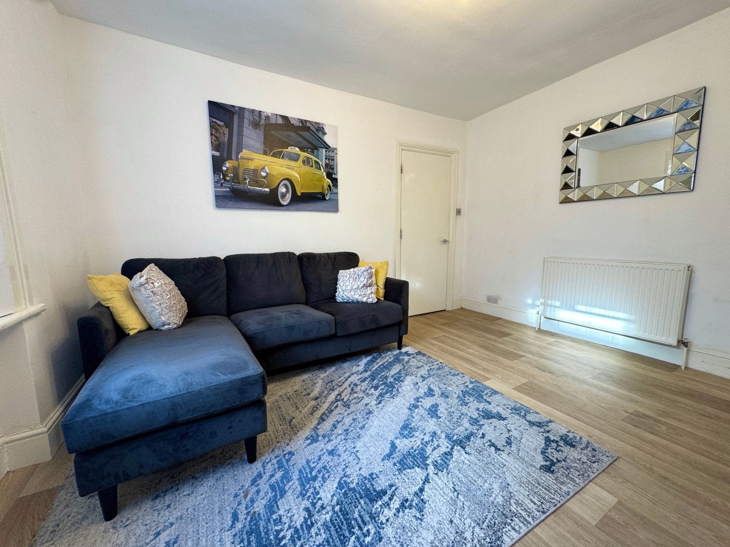 Flat Eastlake Road in Greater London