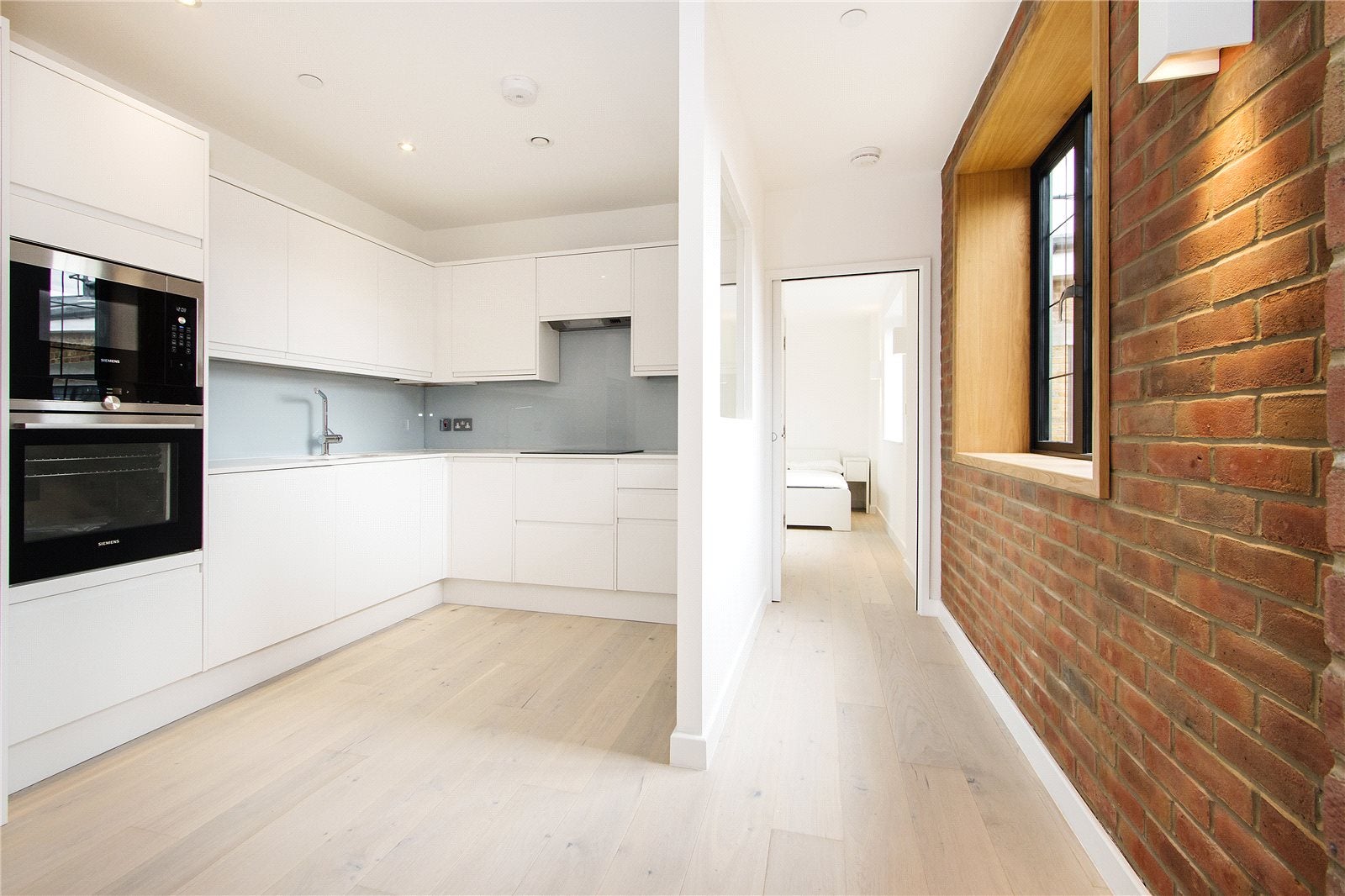 Flat St James's Road in Greater London