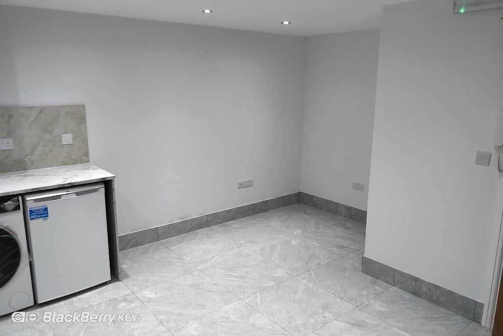Flat Belsize Road in Greater London