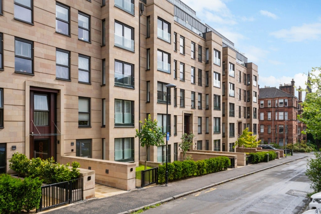 Flat Partickhill Road in Glasgow