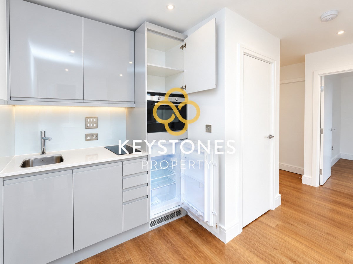 Flat London Road in Greater London