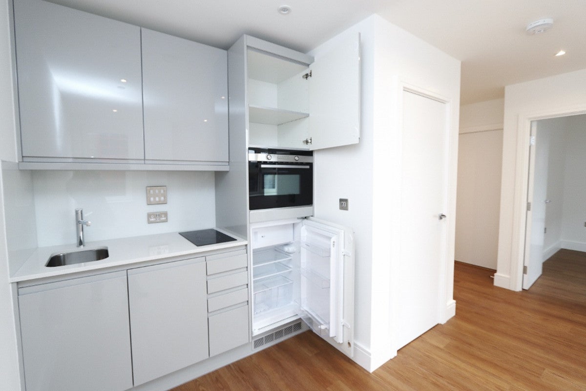Flat London Road in Greater London