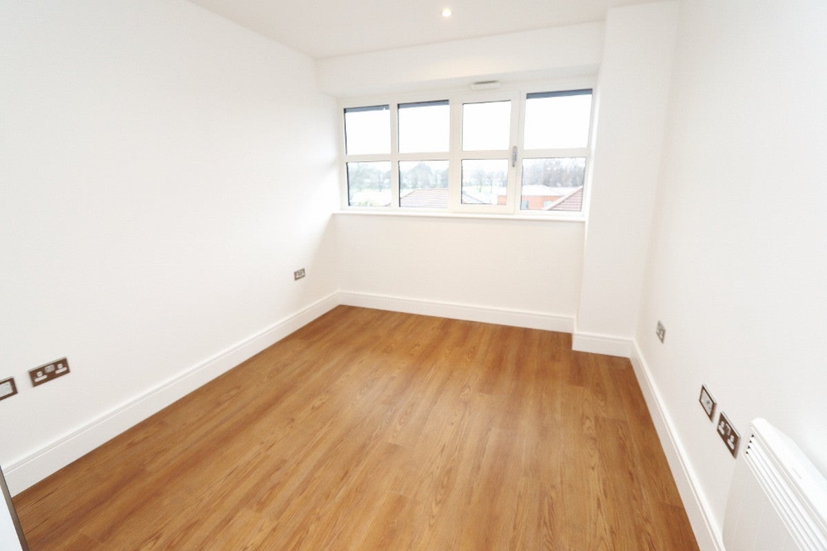 Flat London Road in Greater London