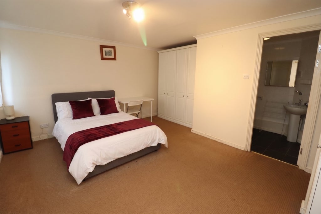 Room Globe Road in Greater London