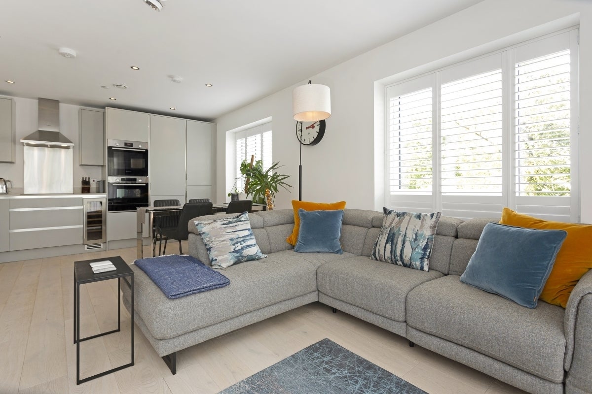 Flat Lansdown Road in Cheltenham