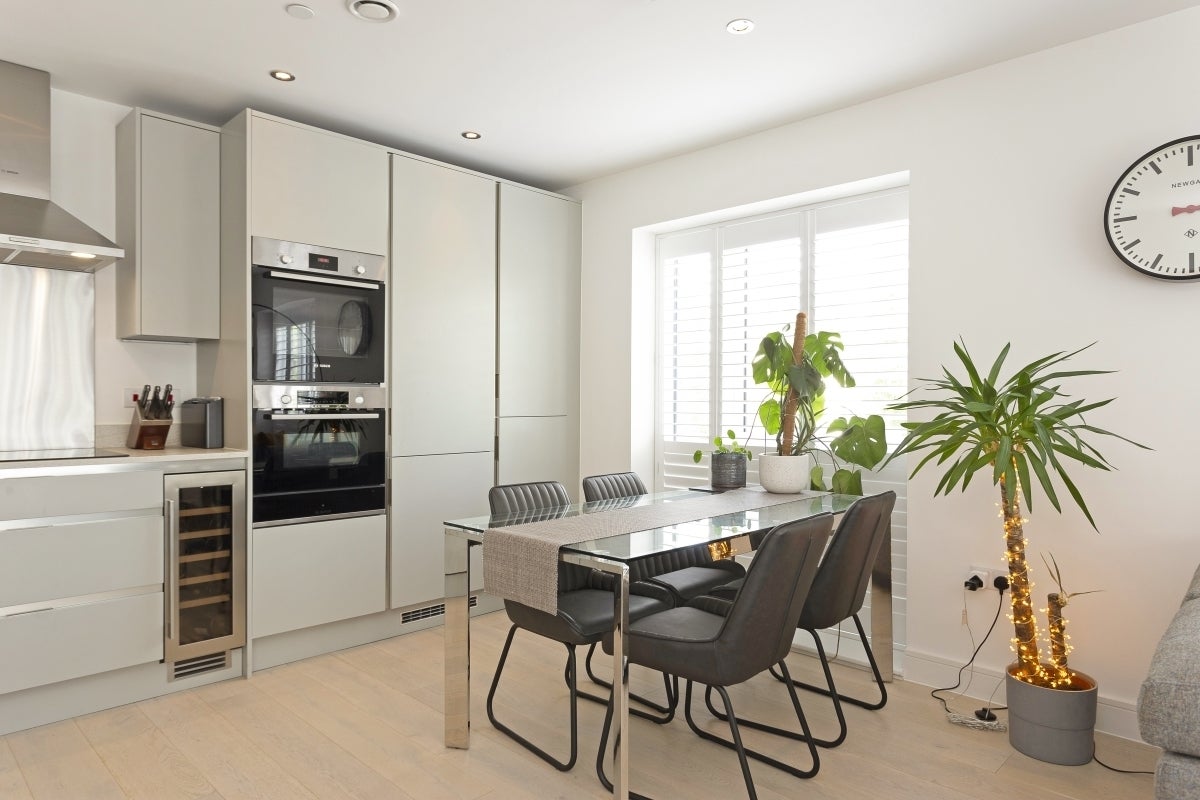 Flat Lansdown Road in Cheltenham