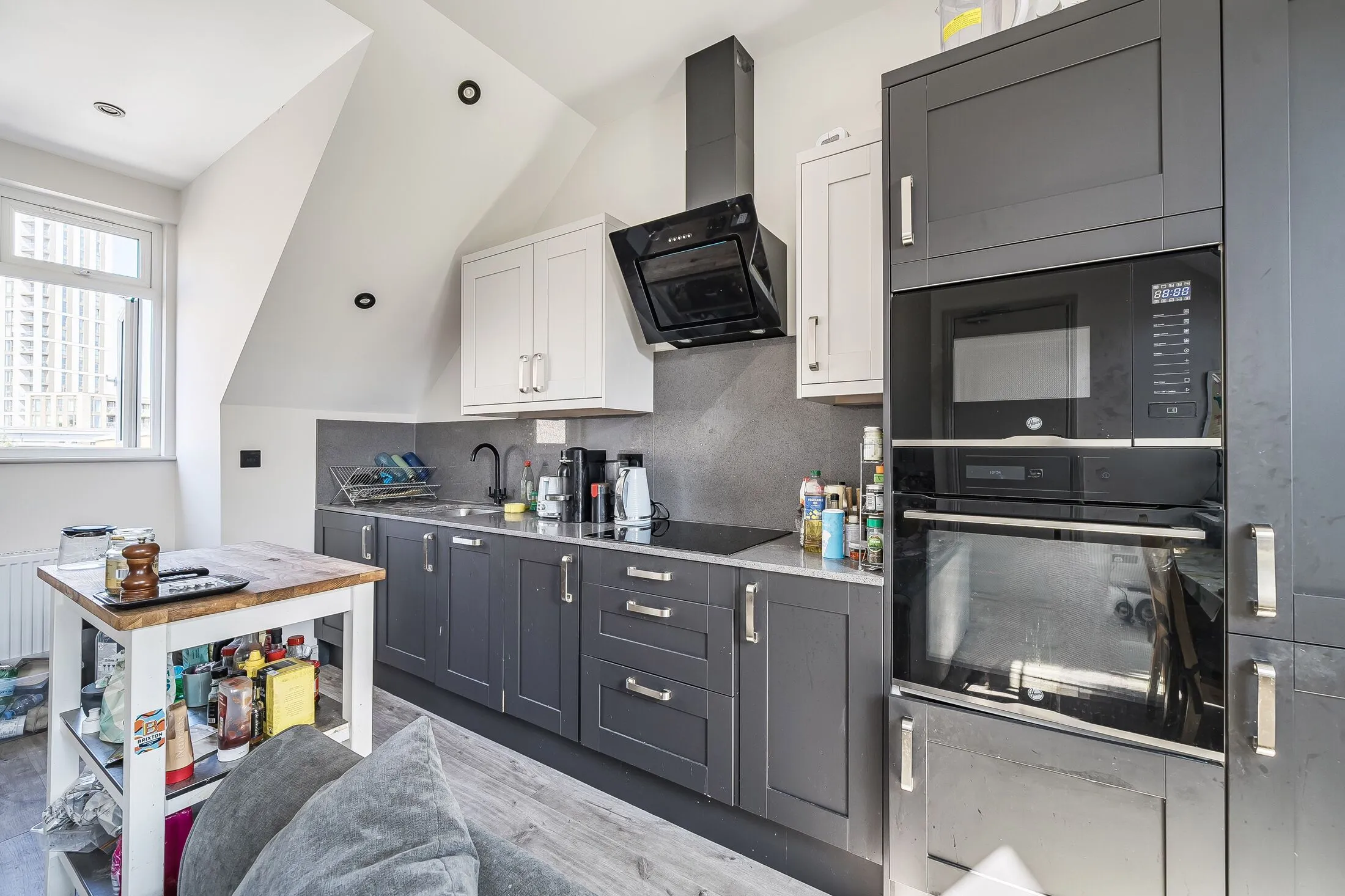 Flat Stockwell Road in Greater London
