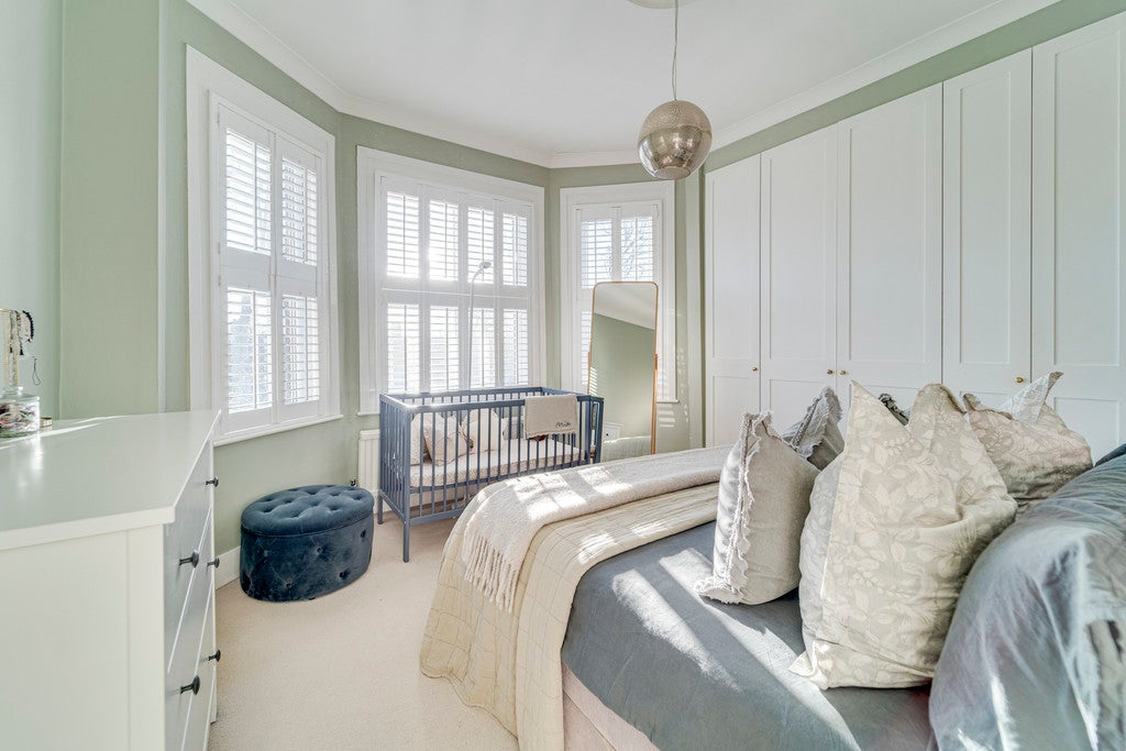 Flat Belmont Avenue in Greater London