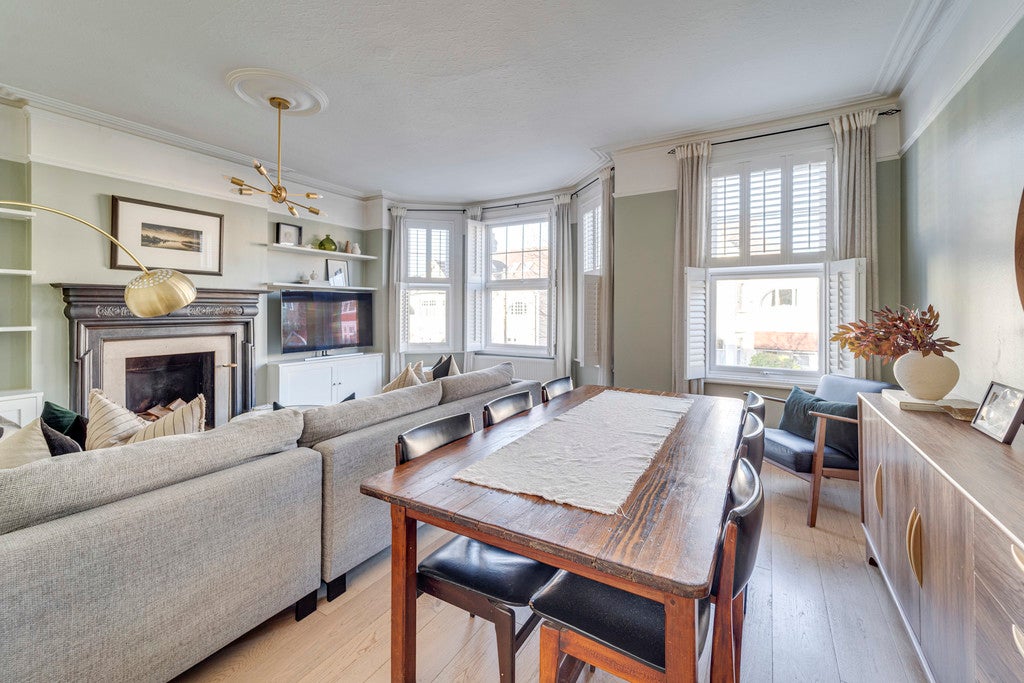 Flat Belmont Avenue in Greater London