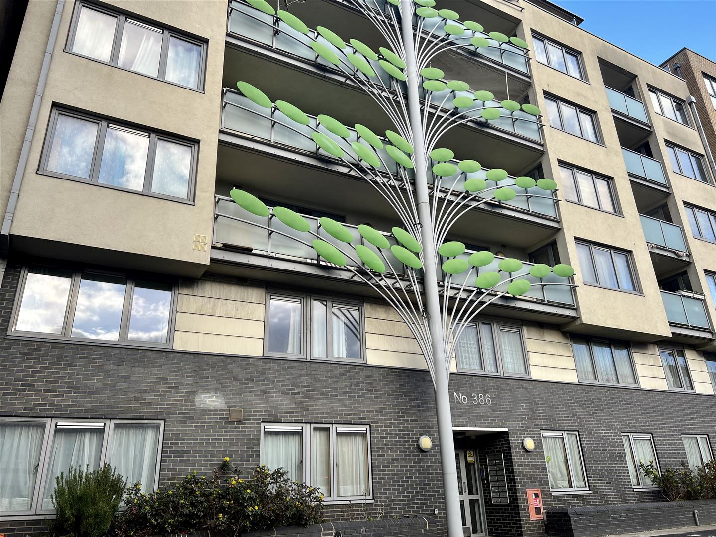 Flat Pemdevon Road in Greater London