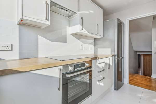 Flat Petersham Road in Greater London