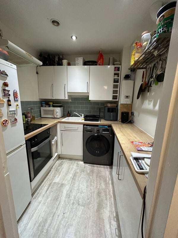 Flat Montague Hill South in Bristol