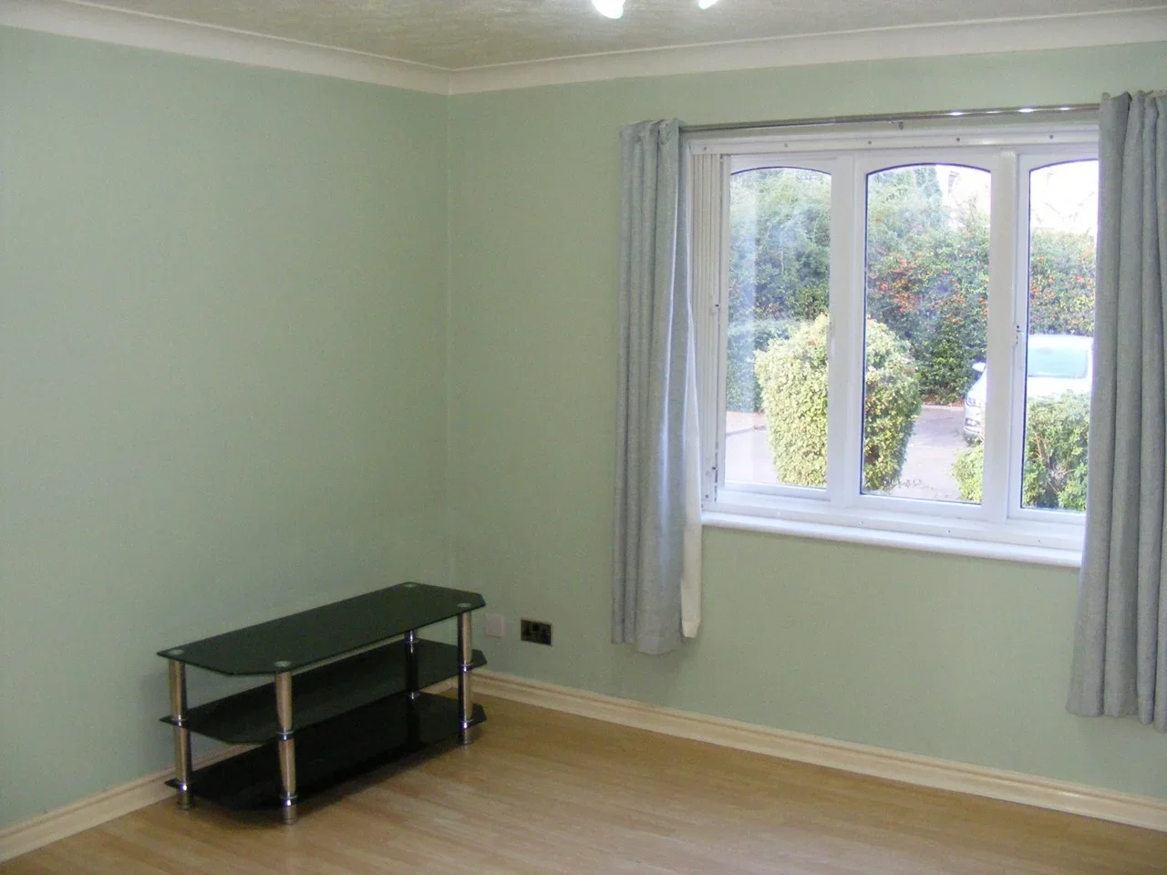 Flat Longfield Drive in Greater London