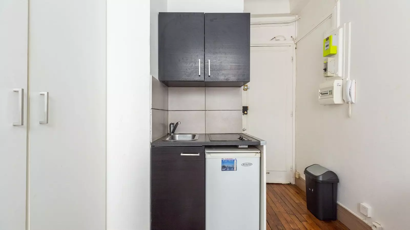 Flat Rue de Lévis in Paris