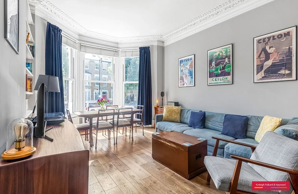 Flat Fordwych Road in London