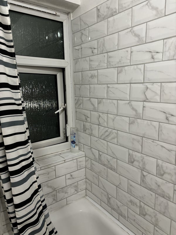 Room Manor Place in Greater London