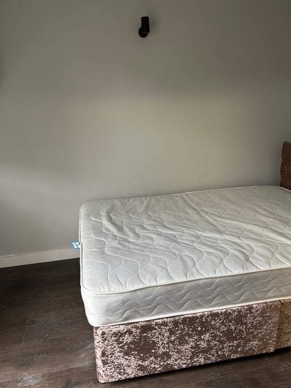 Room Pearce Road in Maidenhead