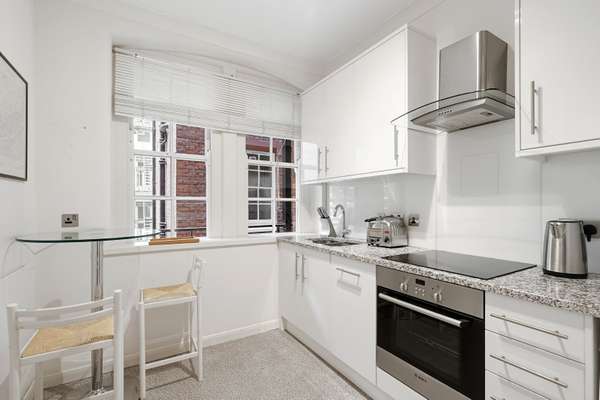 Flat Ambrosden Avenue in City of Westminster