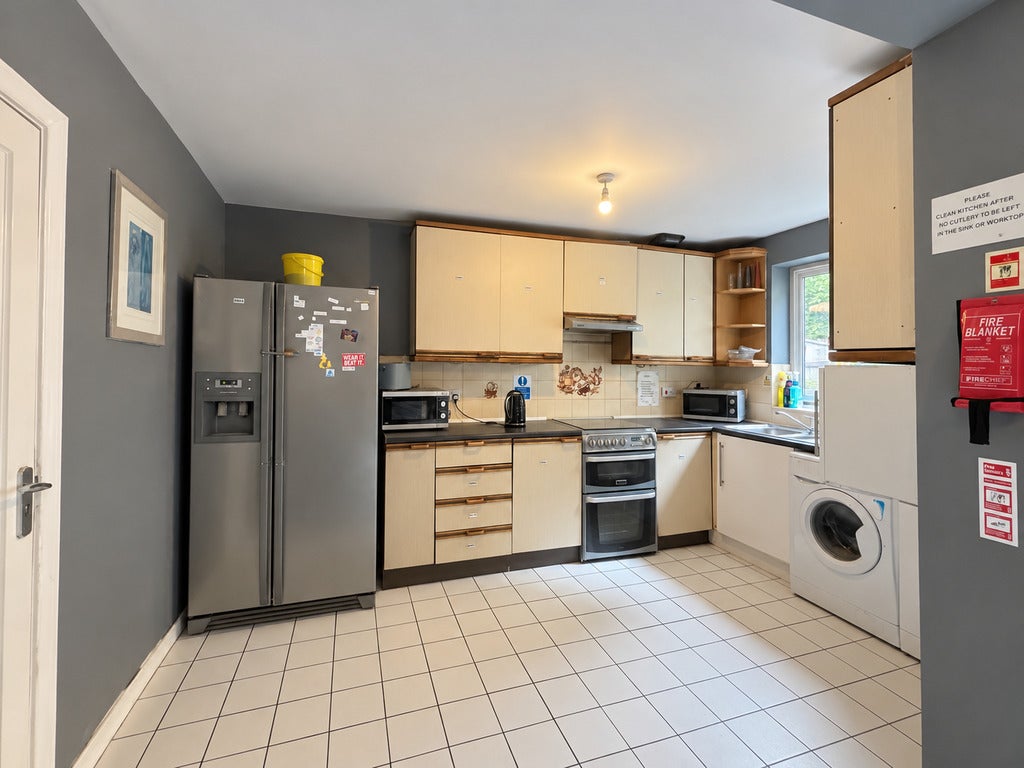 Room Sabina Close in High Wycombe