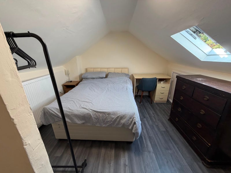 Room Salisbury Road in Greater London