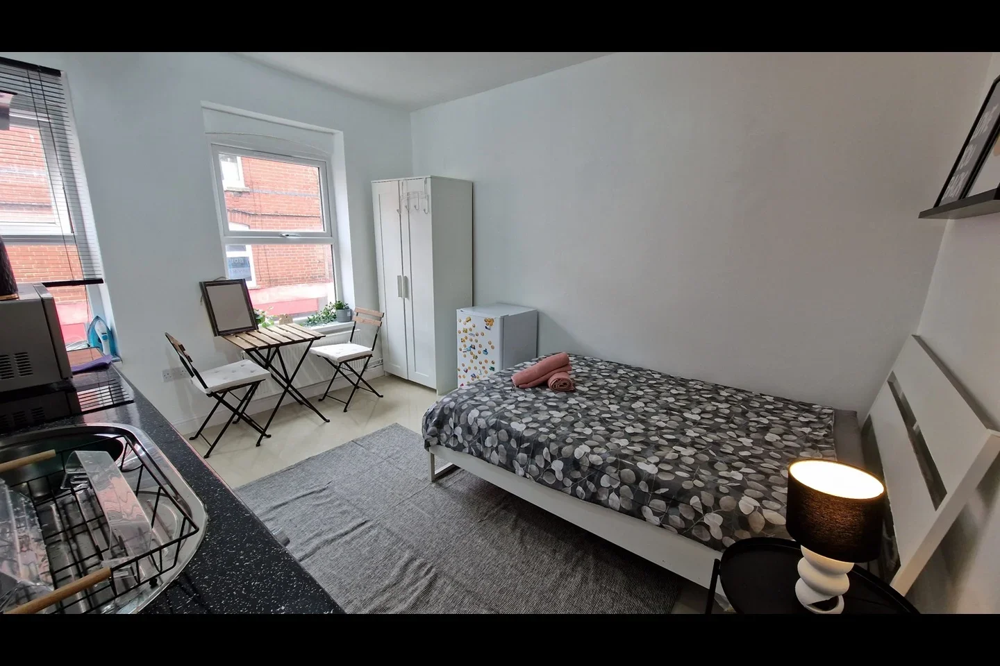 Flat Hessel Street in Greater London