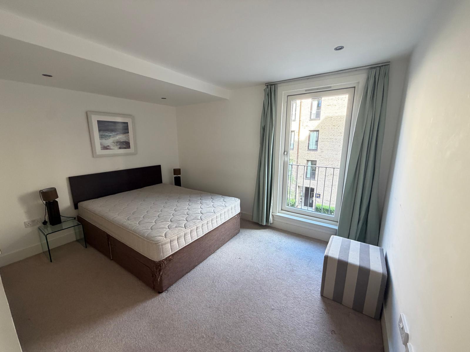 Flat Brandfield Street in City of Edinburgh