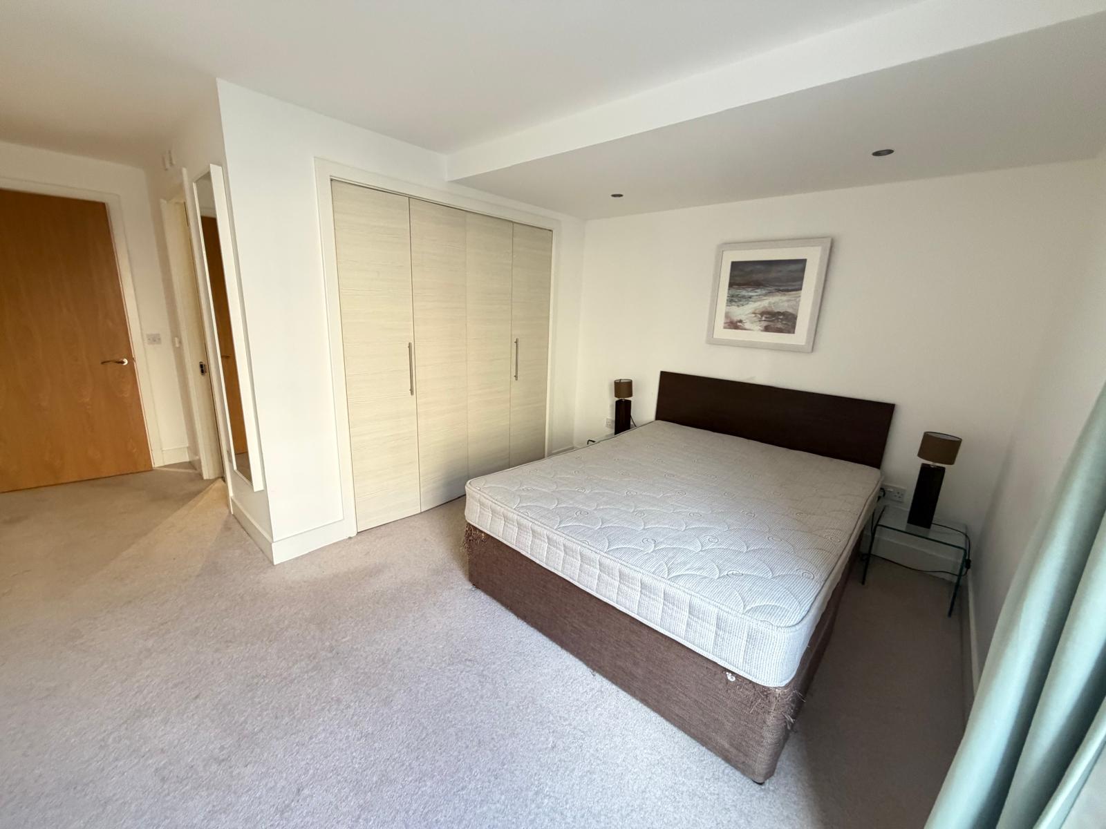 Flat Brandfield Street in City of Edinburgh