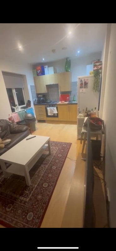 Room Churchfield Road in Greater London