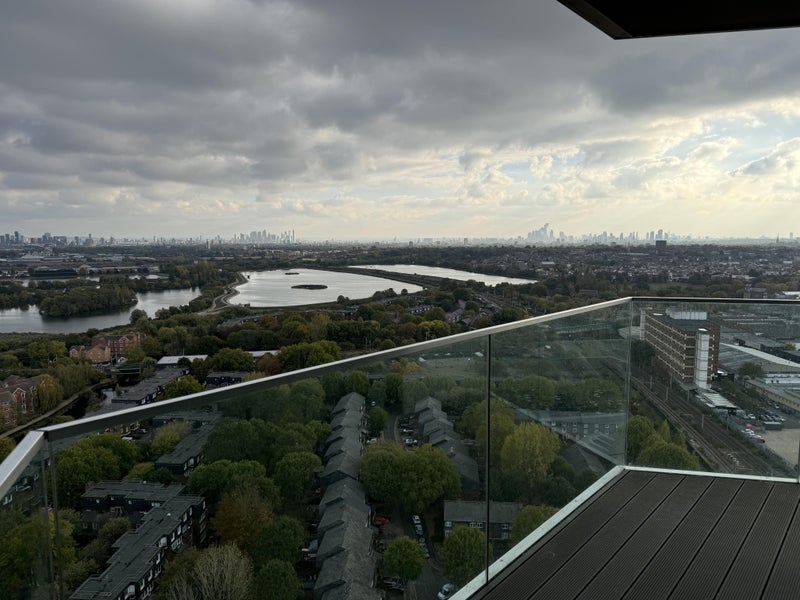 Room Daneland Walk in Greater London
