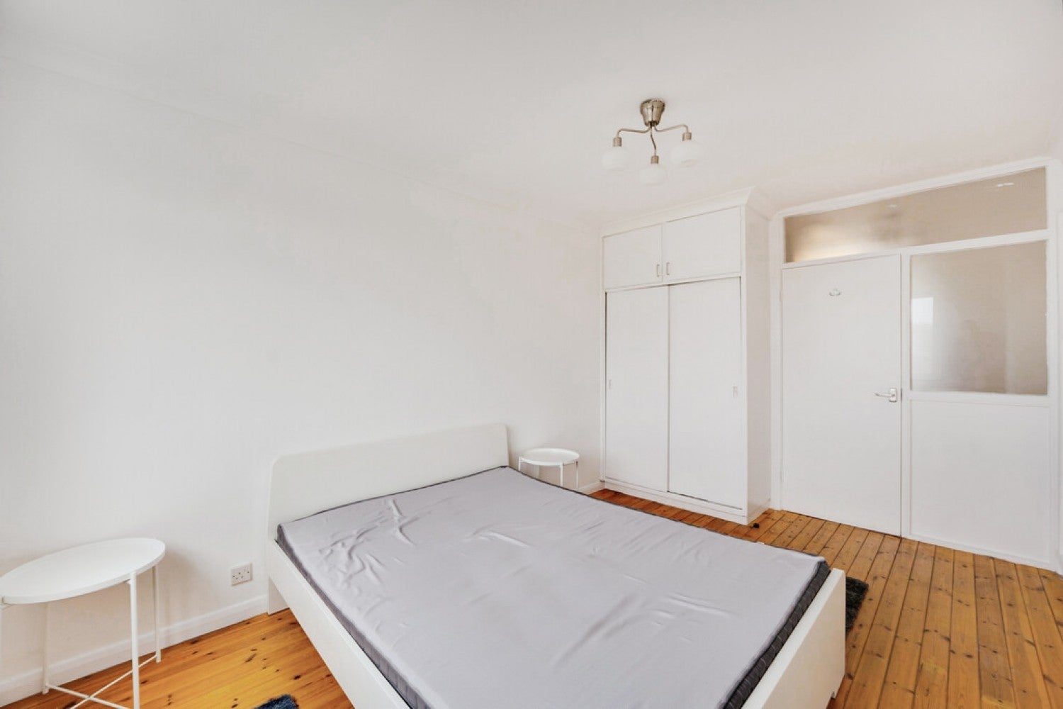 Flat Bedford Hill in Greater London
