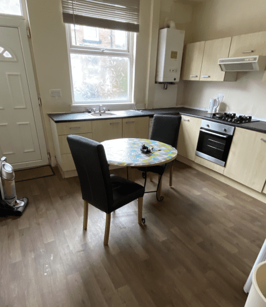 Room Welton Grove in Leeds
